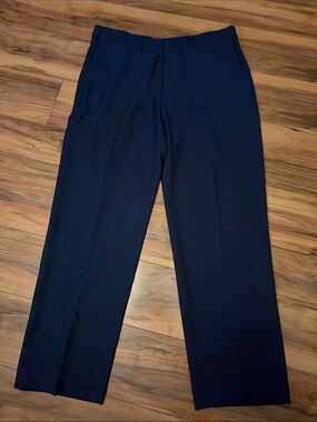 Haggar Classic Straight-Leg Dress Pants in Navy 34 x 29